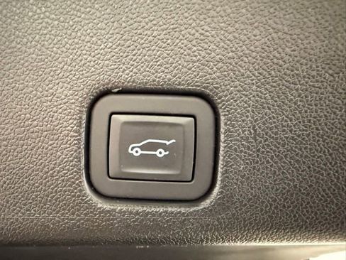 Used 2025 Buick Enclave Preferred image 26