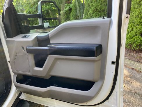 Used 2017 Ford F350 XL w/ Power Equipment Group AWD/4WD image 20