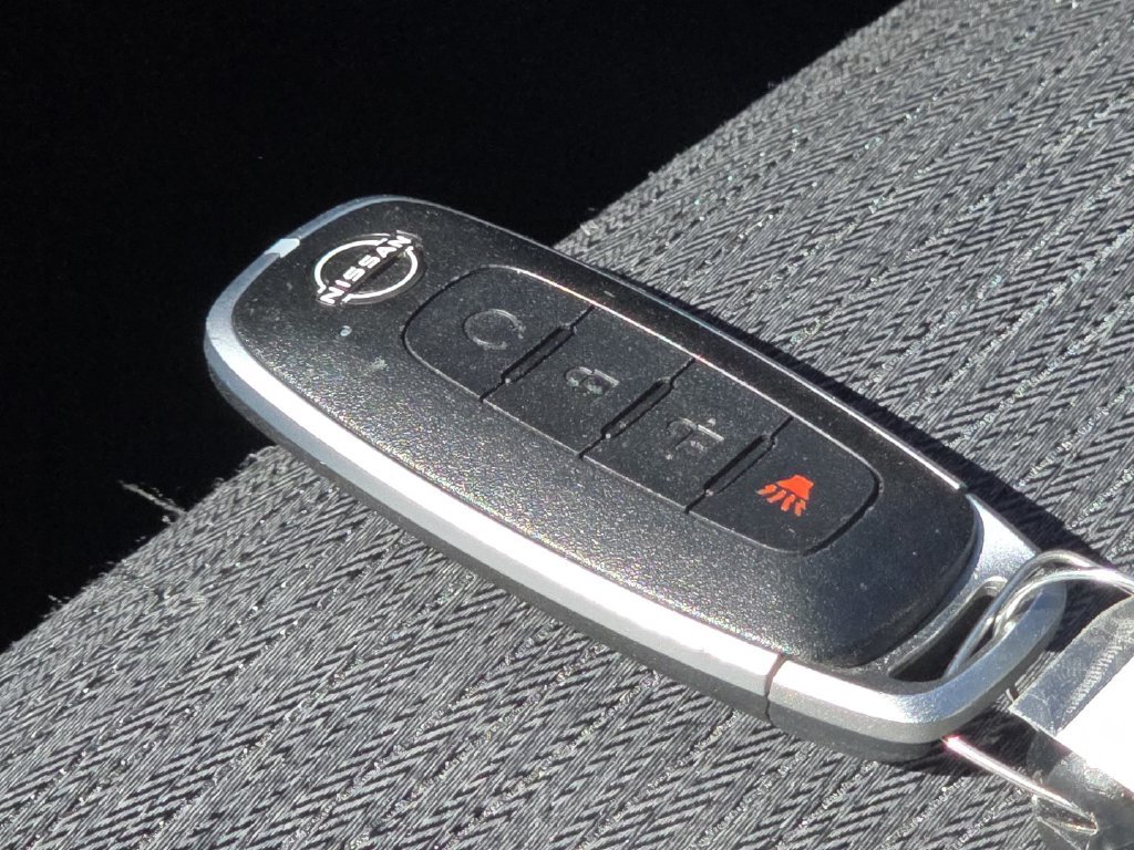 Used 2023 Nissan Rogue SV AWD/4WD image 33