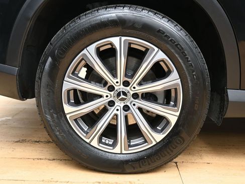 Used 2024 Mercedes-Benz GLC 300 4MATIC image 13