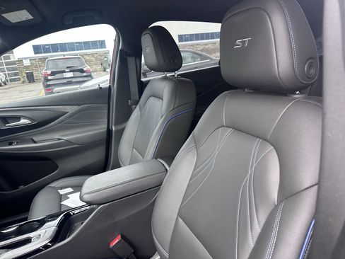 Used 2024 Buick Envista Sport Touring w/ Convenience I Package image 13