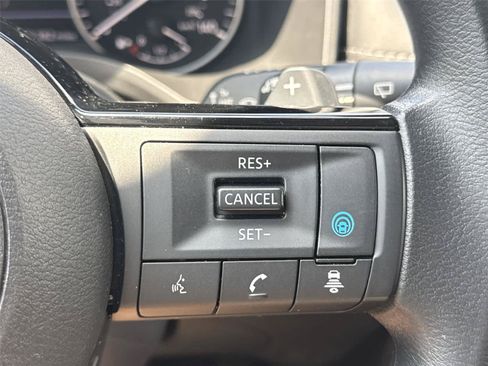 Used 2023 Nissan Rogue SV AWD/4WD image 22