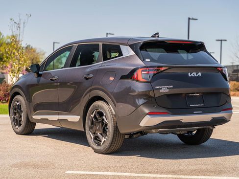 New 2026 Kia Sportage EX FWD image 3