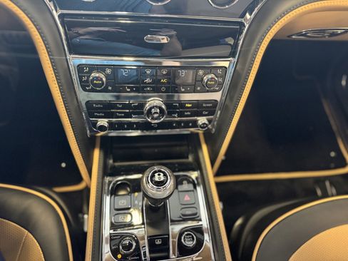 Used 2016 Bentley Mulsanne Speed image 24