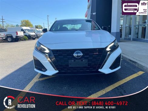 Used 2024 Nissan Altima 2.5 SR FWD image 2