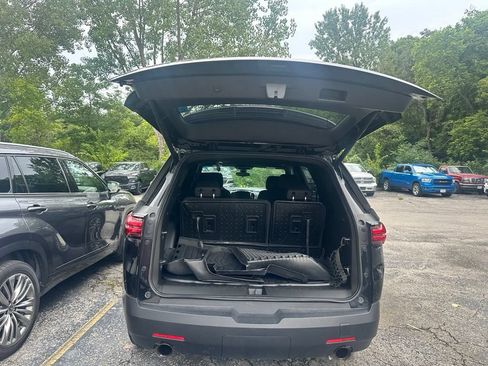 Used 2023 Chevrolet Traverse LT w/ LPO, Floor Liner Package AWD/4WD image 23