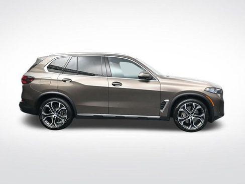 Used 2025 BMW X5 xDrive50e w/ Executive Package image 3