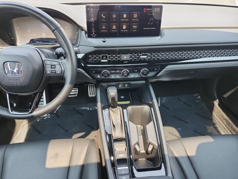 Used 2025 Honda Accord Sport image 11