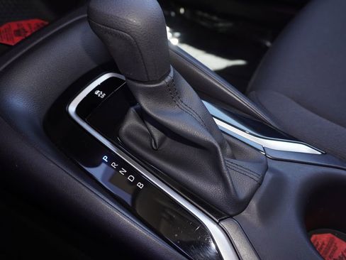 Certified 2025 Toyota Corolla LE image 17