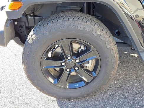 Used 2021 Jeep Wrangler Unlimited Sahara image 30