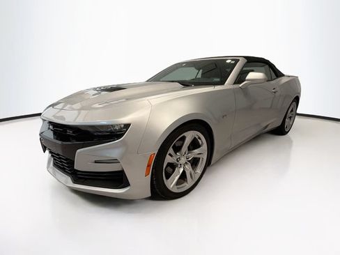 Used 2019 Chevrolet Camaro SS RWD image 3