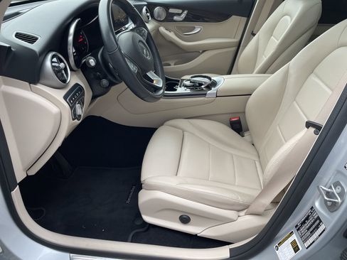 Used 2019 Mercedes-Benz GLC 300 image 21