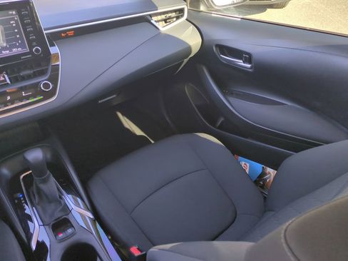 Used 2021 Toyota Corolla LE image 24