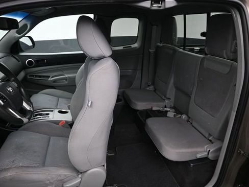 Used 2013 Toyota Tacoma 4x4 Access Cab V6 w/ TRD Off-Road Pkg image 16