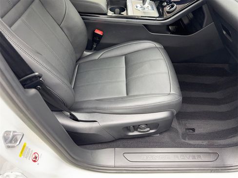 Used 2023 Land Rover Range Rover Evoque SE image 44