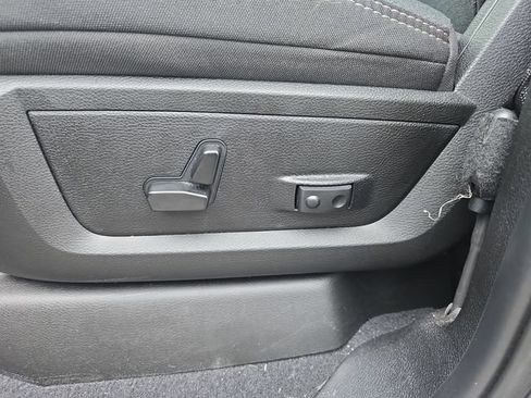 Used 2025 RAM 2500 Big Horn AWD/4WD image 31