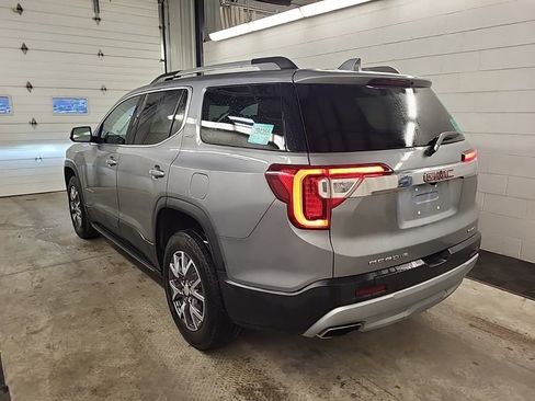 Used 2023 GMC Acadia SLT w/ Preferred Package image 3