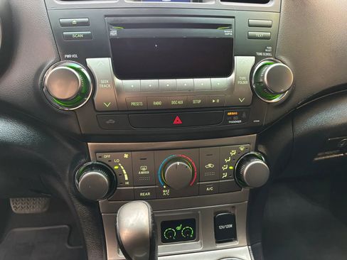 Used 2012 Toyota Highlander SE w/ Tow Pkg AWD/4WD image 20