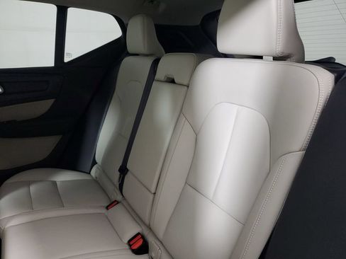 Certified 2024 Volvo XC40 B5 Ultimate w/ Protection Package Premier AWD/4WD image 14
