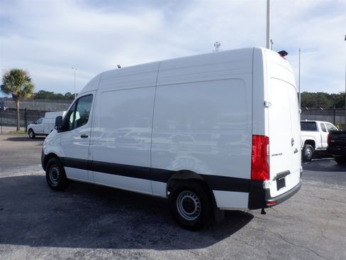 Used 2025 Mercedes-Benz Sprinter 2500 image 3