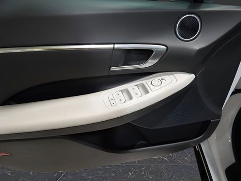 Used 2023 Hyundai Sonata SEL image 11