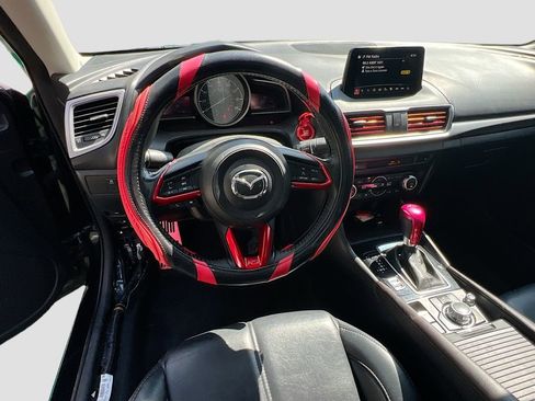 Used 2018 MAZDA MAZDA3 Touring FWD image 11