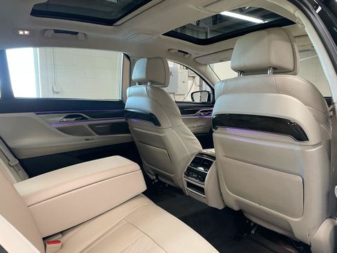 Used 2018 BMW 750i xDrive AWD/4WD image 14