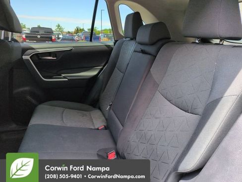 Used 2021 Toyota RAV4 XLE w/ XLE Grade Weather Package AWD/4WD image 25