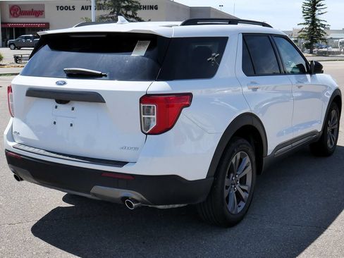 Used 2024 Ford Explorer XLT w/ Equipment Group 202A AWD/4WD image 11
