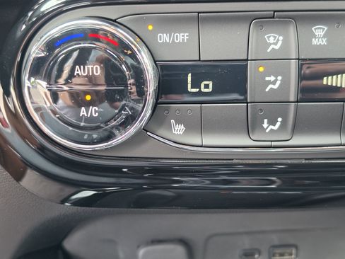 New 2026 Chevrolet Trax RS w/ Sunroof Package FWD image 30