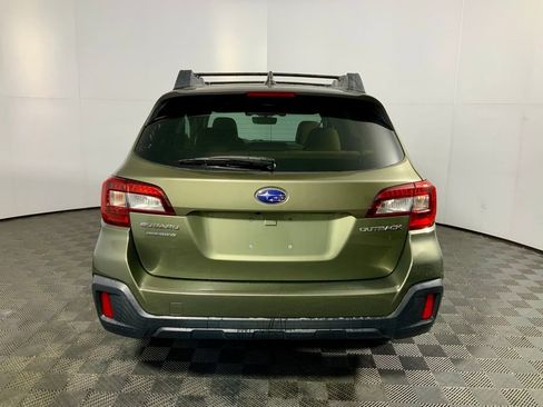 Used 2019 Subaru Outback 2.5i Premium image 11