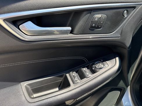 Used 2022 Ford Edge Titanium AWD/4WD image 23