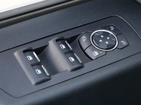 Used 2015 Ford F150 Platinum w/ Equipment Group 701A Luxury image 31