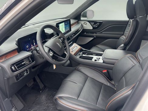 New 2025 Lincoln Aviator Black Label w/ Black Label Special Edition image 9