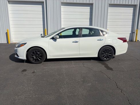 Used 2018 Nissan Altima 2.5 S w/ S Convenience Package image 4