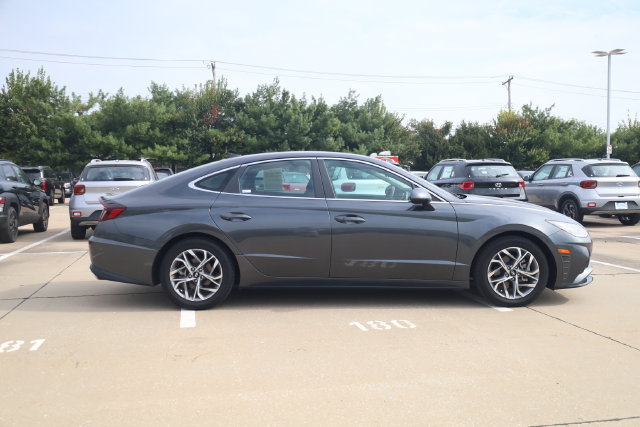 Used 2023 Hyundai Sonata SEL w/ Cargo Package FWD image 5