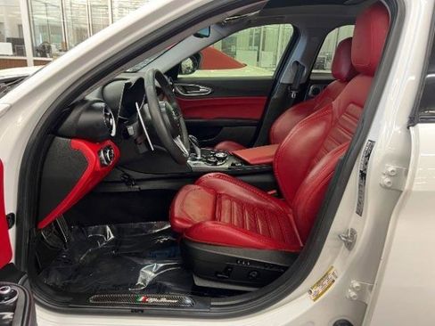 Used 2019 Alfa Romeo Giulia Ti Sport w/ Quick Order Package 22U Sport RWD image 12