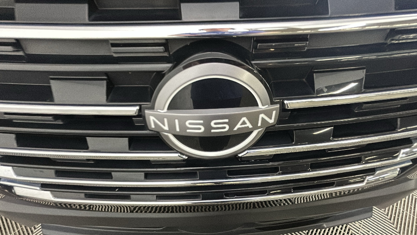 Used 2025 Nissan Rogue SV FWD image 10