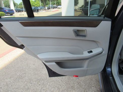 Used 2014 Mercedes-Benz E 350 Sedan image 16