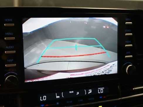 Used 2023 Toyota Sienna XLE image 29