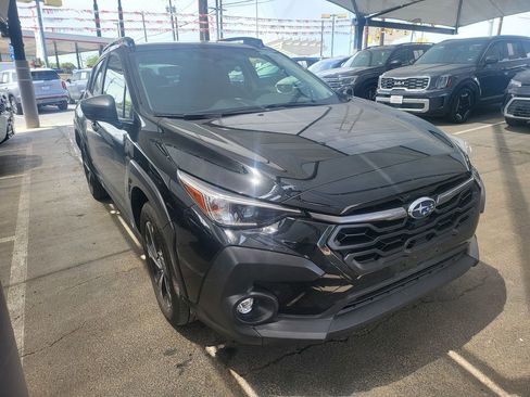 Used 2025 Subaru Crosstrek 2.0i Premium image 14