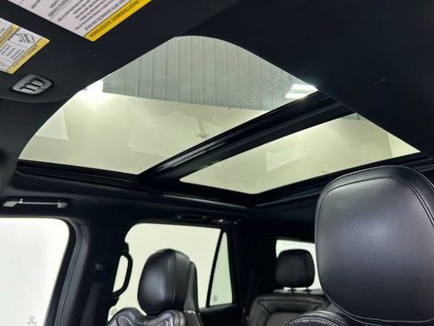 Used 2019 Lincoln Navigator Reserve AWD/4WD image 26