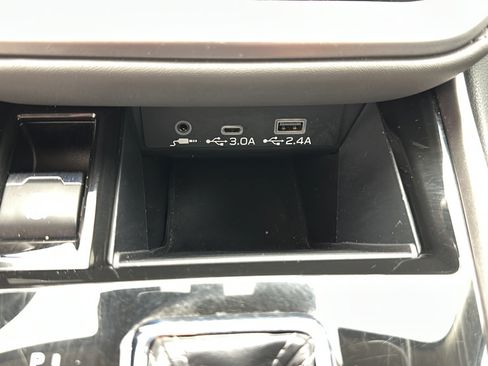 Used 2025 Subaru Outback Onyx Edition AWD/4WD image 21