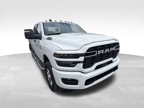 Used 2025 RAM 2500 Big Horn AWD/4WD image 4