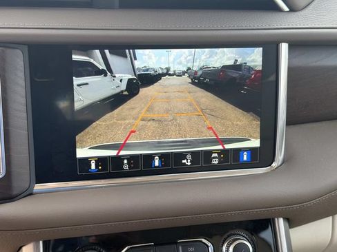 Used 2023 GMC Yukon XL Denali RWD image 32
