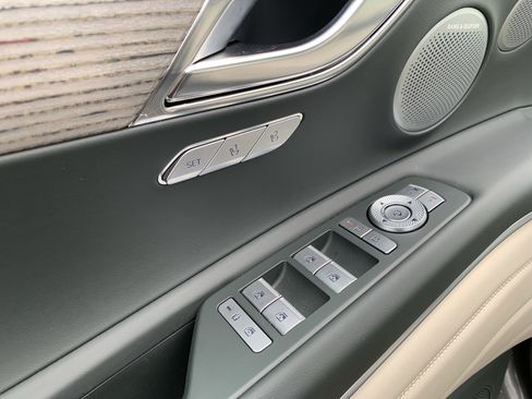 Used 2025 Genesis GV80 3.5T Prestige image 15