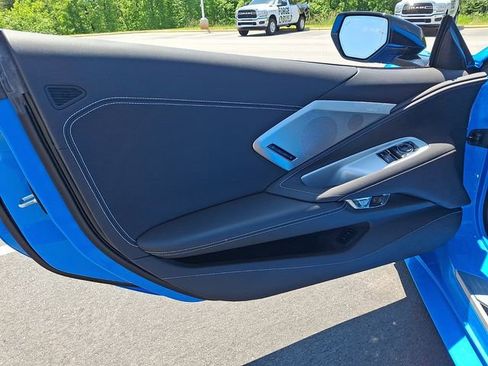 Used 2022 Chevrolet Corvette Stingray Preferred Cpe w/ Z51 Performance Package RWD image 11