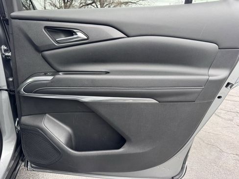 Used 2024 Chevrolet Traverse LT image 27