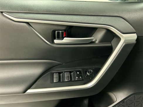 Used 2023 Toyota RAV4 XLE w/ Convenience Package image 11