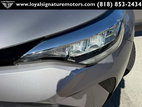 Used 2020 Toyota C-HR XLE FWD image 32